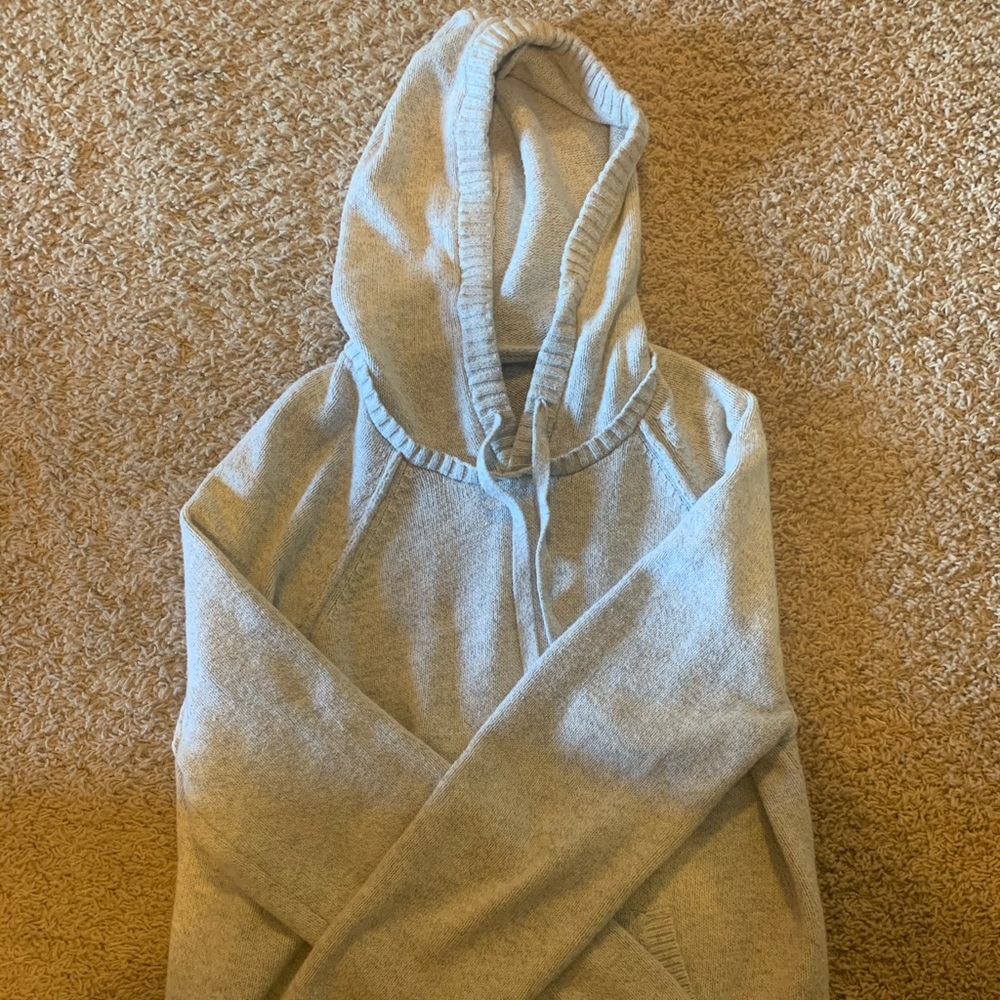 Goodfellow creme sweater size large